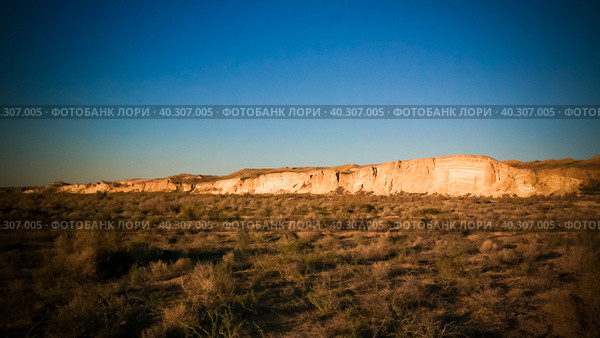 Panorama view to Plateau Ustyurt from the edge of Aral sea near Aktumsuk cape at sunrise, Karakalpakstan, Uzbekistan (2017 год). Стоковое фото, фотограф Сергей Майоров / Фотобанк Лори