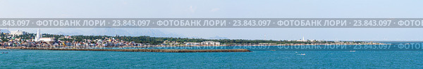 Панорамный вид с моря на Каньякумари, мыс Коморин в штате Тамилнад, или Тамил-Наду на самой южной точке Индийского субконтинента. Стоковое фото, фотограф Олег Иванов / Фотобанк Лори