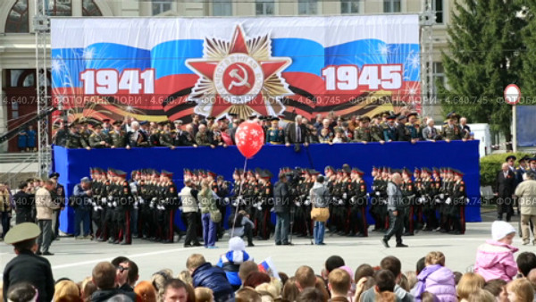 Парад 9 мая 2013. Омск. Редакционное видео, видеограф Юлия Машкова / Фотобанк Лори