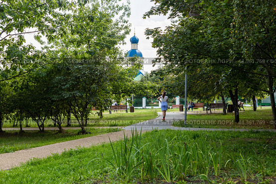 Парк 30-летия района Ясенево (2024 год). Редакционное фото, фотограф Андрей Иванов / Фотобанк Лори