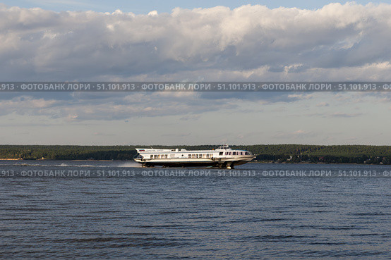 Пассажирское судно на подводных крыльях Метеор, Геннадий Куклев. Редакционное фото, фотограф Илья Лернер / Фотобанк Лори