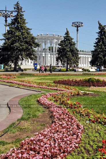 Павильон № 66 «Культура» («Узбекская ССР») на ВДНХ в Москве (2015 год). Редакционное фото, фотограф stargal / Фотобанк Лори