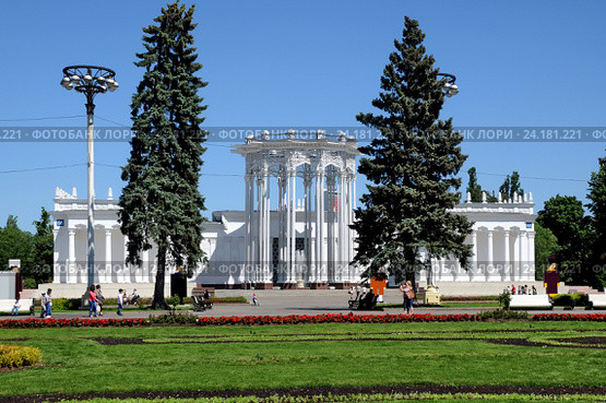 Павильон № 66 «Культура» («Узбекская ССР») на ВДНХ в Москве (2015 год). Редакционное фото, фотограф stargal / Фотобанк Лори
