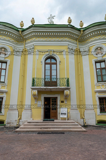 Павильон "Эрмитаж". Усадьба графа   Шереметева.  Кусково. Москва (2019 год). Редакционное фото, фотограф Александр Щепин / Фотобанк Лори
