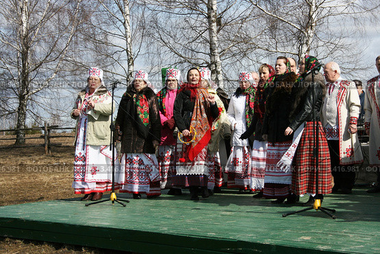 Пение народных песен, Беларусь (2012 год). Редакционное фото, фотограф Марина Шатерова / Фотобанк Лори