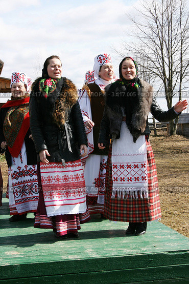 Пение народных песен, Беларусь (2012 год). Редакционное фото, фотограф Марина Шатерова / Фотобанк Лори