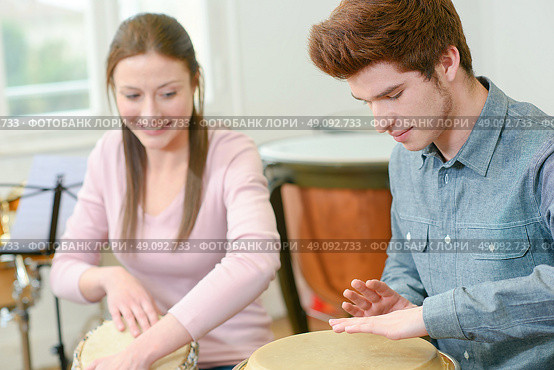 Percussion lesson. Стоковое фото, агентство Ingram Publishing / Фотобанк Лори