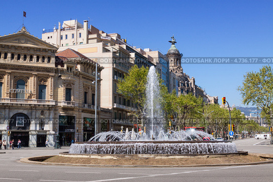 Пересечение улиц Gran Via de les Corts Catalanes и проспекта de Gracia (2013 год). Редакционное фото, фотограф Яков Филимонов / Фотобанк Лори