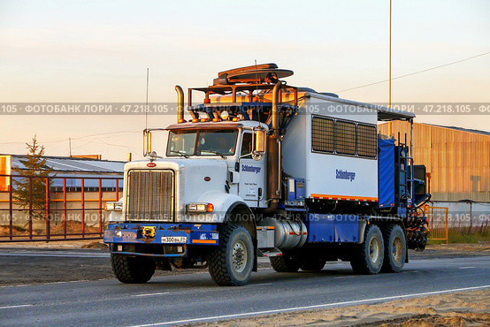 Peterbilt 357 (2023 год). Редакционное фото, фотограф Art Konovalov / Фотобанк Лори