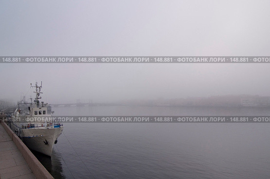 Петербург. Нева. Утренний туман (2007 год). Стоковое фото, фотограф Александр Алексеев / Фотобанк Лори