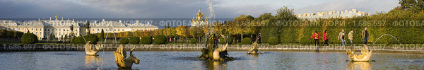 Петергоф. Верхний сад. Фонтан "Межеумный" (2009 год). Редакционное фото, фотограф Литвяк Игорь / Фотобанк Лори