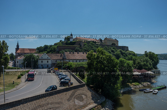 Петроварадинская крепость на Дунае. Нови-Сад, Сербия (2018 год). Стоковое фото, фотограф Дымов Игорь / Фотобанк Лори