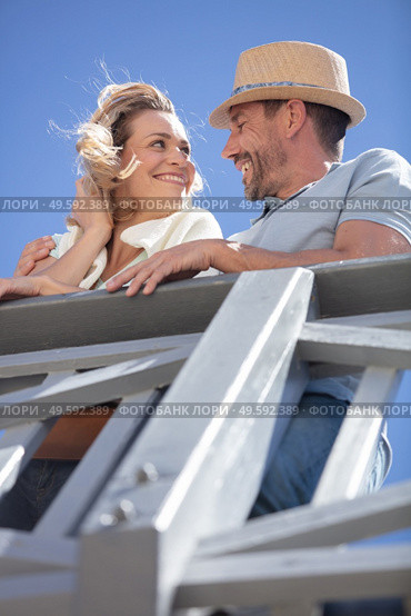 photo of lovely woman flirting with handsome man. Стоковое фото, агентство Ingram Publishing / Фотобанк Лори