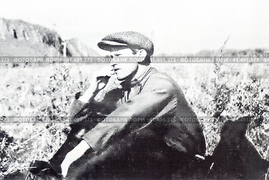 Писатель Александр Фадеев (1901-1956). Сучанская долина, Сихотэ-Алинь, осень 1933 года. Редакционное фото, фотограф Сергей Елизарьев / Фотобанк Лори