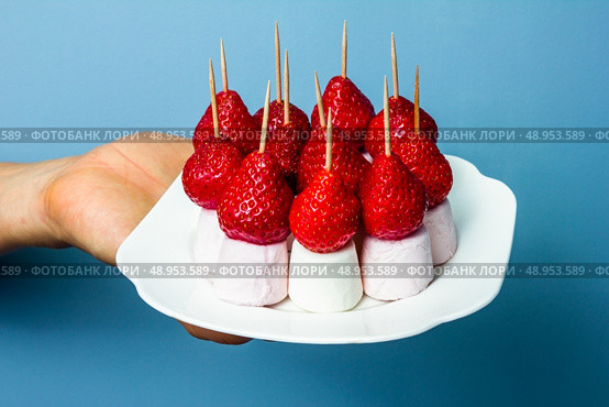 plate of marshmallows . Стоковое фото, агентство Ingram Publishing / Фотобанк Лори
