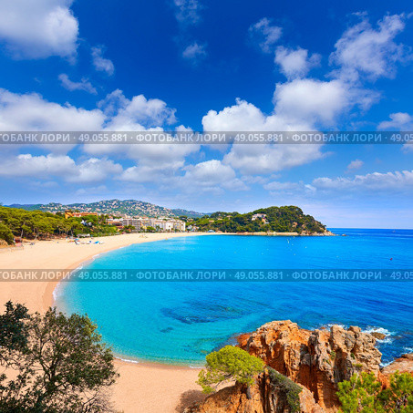 Platja Fenals Fanals Beach in Lloret de Mar at Costa Brava of Catalonia Girona Spain. Стоковое фото, агентство Ingram Publishing / Фотобанк Лори