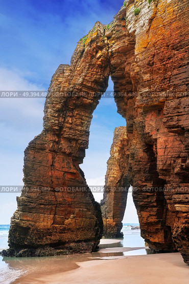 Playa las catedrales Catedrais beach in Ribadeo Galicia of Lugo Spain. Стоковое фото, агентство Ingram Publishing / Фотобанк Лори