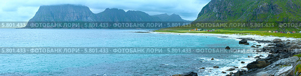 Пляж Haukland beach, Норвегия, Лофотены. Стоковое фото, фотограф Юрий Брыкайло / Фотобанк Лори