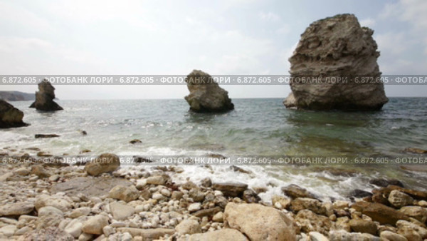 Побережье Черного моря в Крыму, мыс Тарханкут. Стоковое видео, видеограф Анатолий Типляшин / Фотобанк Лори