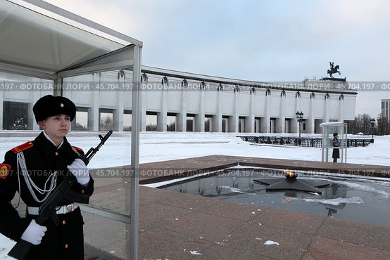 Почетный караул московских кадетов на Поклонной горе. Москва. Редакционное фото, фотограф Дмитрий Неумоин / Фотобанк Лори