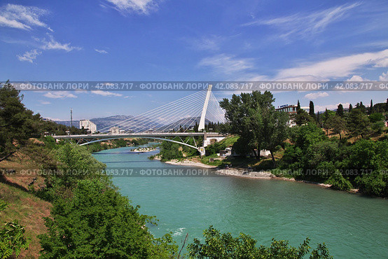 Podgorica, Montenegro - 07 May 2018: The bridge in Podgorica city, Montenegro. Редакционное фото, фотограф Сергей Стрелков / Фотобанк Лори