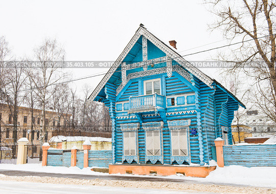 Погодинская изба. Зимнее утро. Погодинская улица. Москва. Россия (2021 год). Редакционное фото, фотограф E. O. / Фотобанк Лори