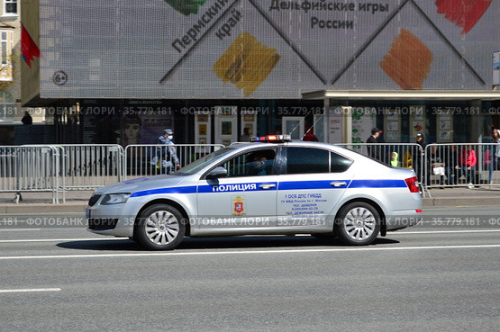 Полицейский автомобиль 1 ОСБ ДПС ГИБДД на Новом Арбате. Город Москва (2021 год). Редакционное фото, фотограф lana1501 / Фотобанк Лори