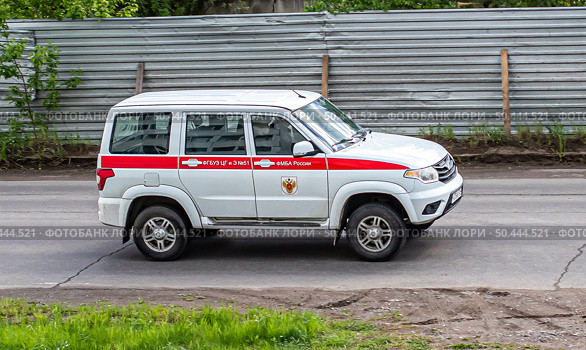 Полноприводный автомобиль повышенной проходимости УАЗ "Патриот". Автомобиль медецинской помощи. Редакционное фото, фотограф Анатолий Володин / Фотобанк Лори