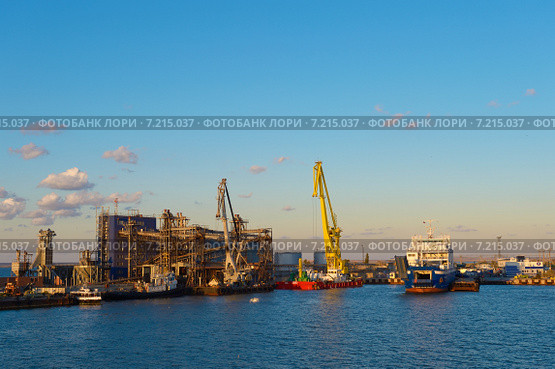 Порт Крым (2014 год). Редакционное фото, фотограф Ксения Крылова / Фотобанк Лори