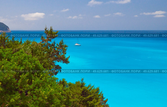 Porto Katsiki beach at Lefkada island in Greece. Стоковое фото, агентство Ingram Publishing / Фотобанк Лори