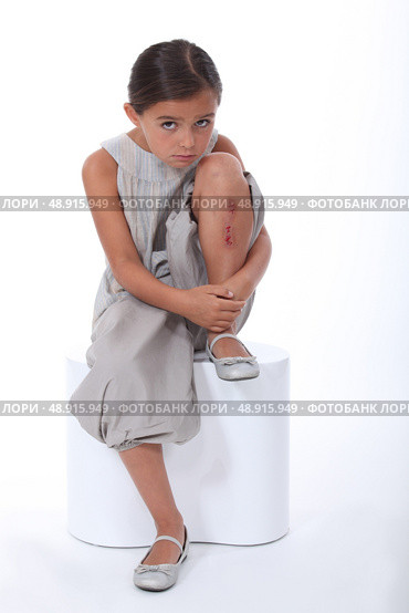 portrait of little girl with injury. Стоковое фото, агентство Ingram Publishing / Фотобанк Лори