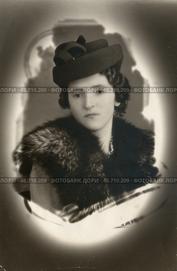 Портрет женщины в меховой накидке и шляпе. Стоковое фото, фотограф Retro / Фотобанк Лори