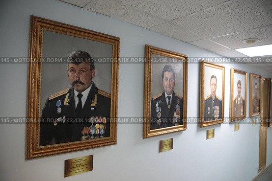 Портреты врачей в центральном военно-морском госпитале в Купавне (2024 год). Редакционное фото, фотограф Дмитрий Неумоин / Фотобанк Лори