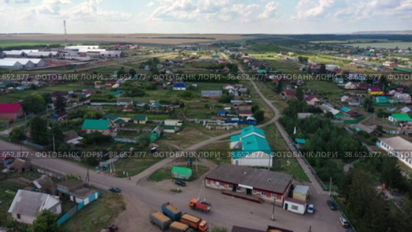 Поволжье, Оренбургская область, село Заглядино. Вид с воздуха. Volga region, Orenburg oblast, Zaglyadino village. Aerial view. (2022 год). Редакционное видео, видеограф Евгений Романов / Фотобанк Лори
