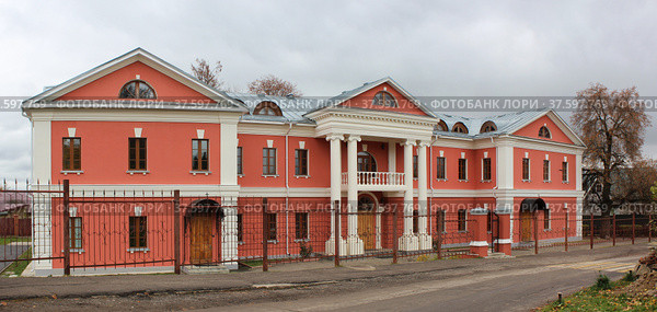 Православная школа "Рождество" при церкви Рождества Христова в селе Рождествено Истринского района Московской области (2017 год). Редакционное фото, фотограф Елена Орлова / Фотобанк Лори