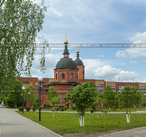 Православный храм «Церковь Серафима Саровского» в Воротынске. Редакционное фото, фотограф Василий Мальцев / Фотобанк Лори