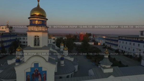 Православный монастырь, расположенный в Мелитополе (2015 год). Стоковое видео, видеограф Сергей Мнацаканов / Фотобанк Лори