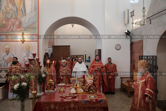 Праздничная литургия в Усово. VIII Елисаветинский Крестный ход (2019 год). Редакционное фото, фотограф Дмитрий Неумоин / Фотобанк Лори