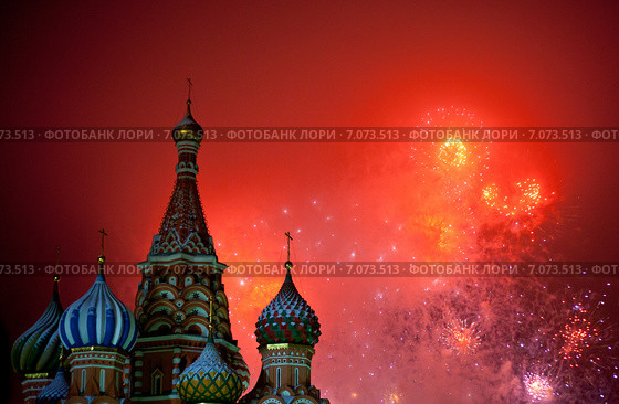 Праздничный салют. Стоковое фото, фотограф Efanov Aleksey / Фотобанк Лори