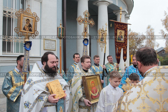 Престольный праздник храма, Покров Пресвятой Богородицы, город Балашиха (2017 год). Редакционное фото, фотограф Дмитрий Неумоин / Фотобанк Лори