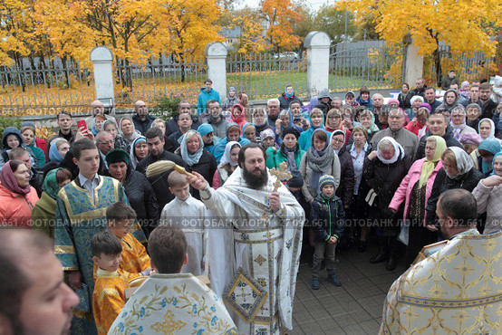 Престольный праздник храма, Покров Пресвятой Богородицы, город Балашиха (2017 год). Редакционное фото, фотограф Дмитрий Неумоин / Фотобанк Лори