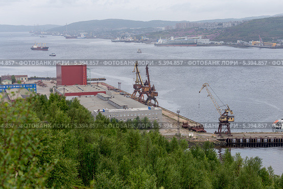 Причал ООО "Газфлот" в Мурманске (2013 год). Редакционное фото, фотограф Алексей Шматков / Фотобанк Лори
