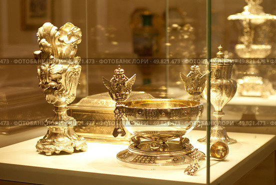 Призовой кубок и коробка для сигар подарочная ваза Prize cup and cigar box gift vase (2017 год). Редакционное фото, фотограф Чехов Дмитрий Валерьевич / Фотобанк Лори