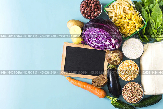 Продукты содержащие сложные углеводы крупным планом на светлом фоне. Стоковое фото, фотограф Лозовая Людмила / Фотобанк Лори