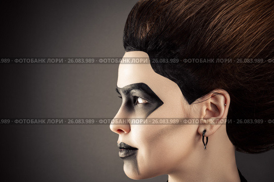 Profile face woman with magnificent hair and dark makeup. Стоковое фото, фотограф Quadshock / Фотобанк Лори