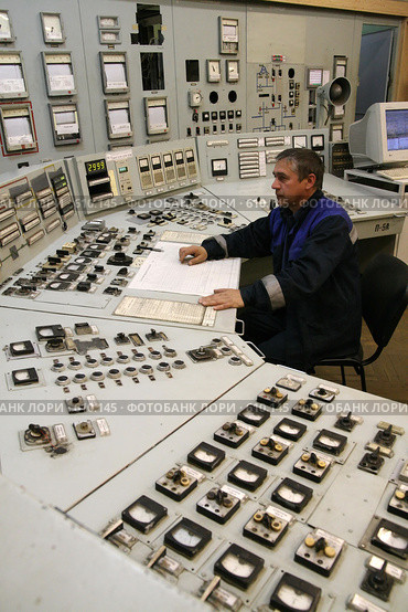 Пульт управления Северной ТЭЦ-21. Санкт-Петербург (2007 год). Редакционное фото, фотограф Александр Секретарев / Фотобанк Лори