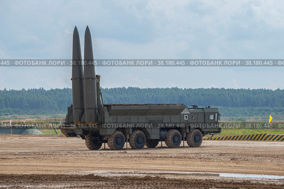 Пусковая установка ракетного комплекса "Искандер-М" на полигоне (2020 год). Редакционное фото, фотограф Анна Карасева / Фотобанк Лори