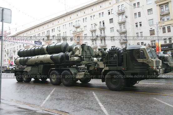 Пусковые зенитно-ракетные комплексы С-400 "Триумф" (ПЗРК) (2009 год). Редакционное фото, фотограф Наталья Волкова / Фотобанк Лори