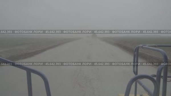 Пыльная дорога. Стоковое видео, видеограф Рустам Солтукием / Фотобанк Лори
