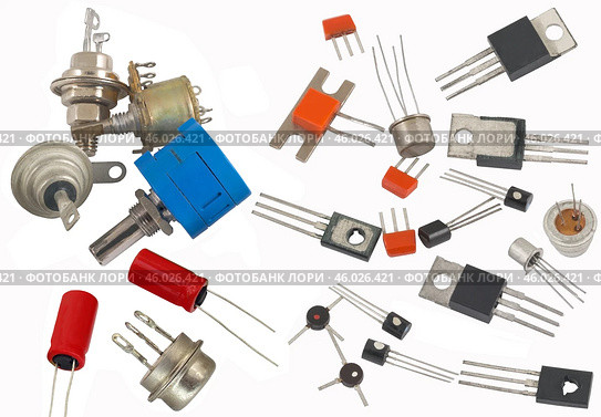 Радиодетали разного типа на белом фоне. Radio components on a white background. Стоковое фото, фотограф Татьяна Д / Фотобанк Лори